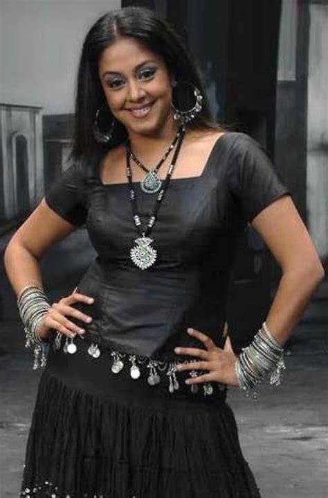 Sexy Indian Hot South Cine Actress Jothika