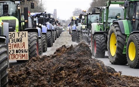 Crise Agricole Un Mod Le Qui Marche Sur La T Te M Dias Citoyens Diois