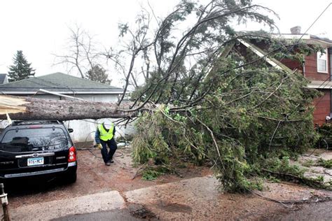 High Winds Cause Power Outages Big Waves In Duluth Region With Video