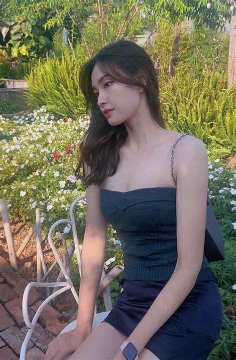 Hoa Kh I B Ng Chuy N Kim Thanh Th Th Nh Ng I M U M L Nh Bikini