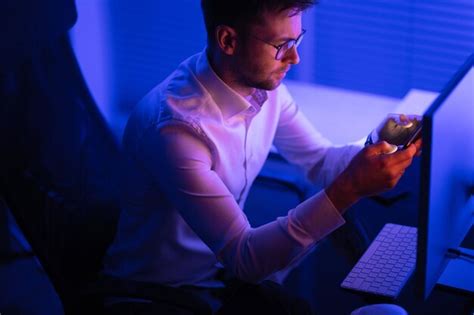 Premium Photo Businessman Working Late In His Office