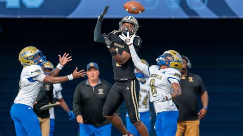 When does high school football season start in Florida?