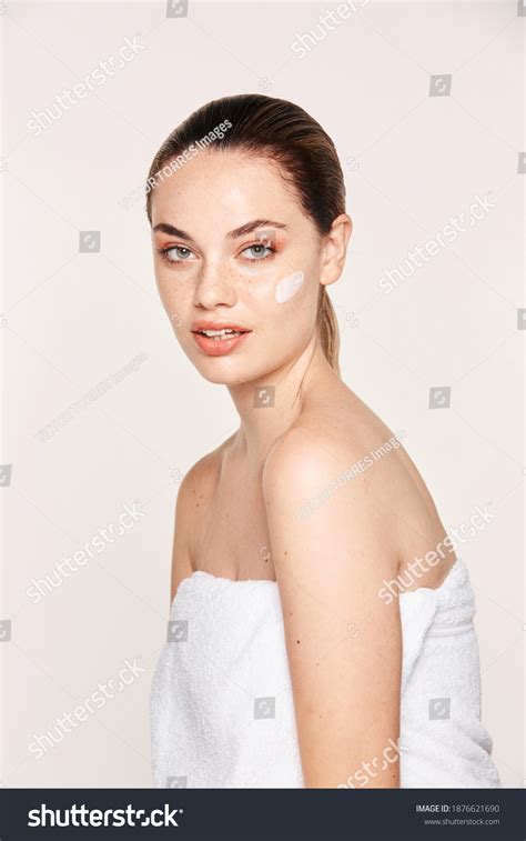 Thousand Woman With Beautiful Naked Body Royalty Free Images Stock Photos Pictures