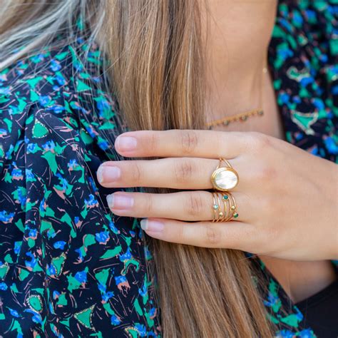 Zag Bijoux Stainless Steel Gouden Ring Met Witte Of Groene Steen Beadle