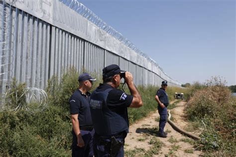 Naked Female Border Patrol Telegraph