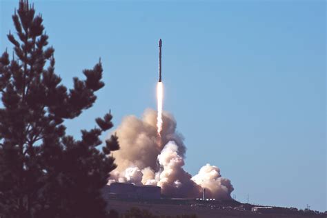 SpaceX lines up satellite launch from Cape Canaveral