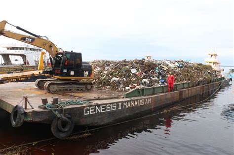 Quinhentas Toneladas De Lixo S O Retiradas Do Rio Negro E Igarap S De