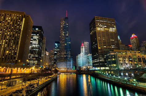 Night Street Chicago. Widescreen images of cities. Chicago, Illinois ...