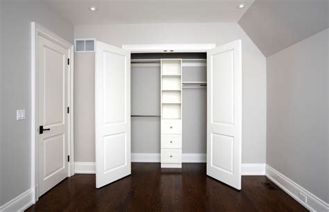 Reach-In Closets Systems, Organizers & Design Ideas