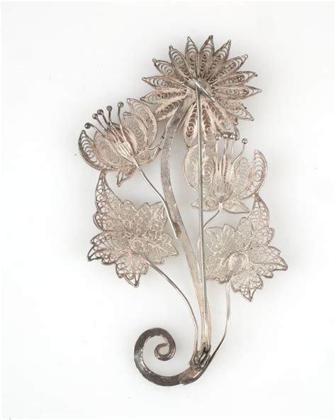 Vintage 1950s Large Silver Filigree Flower Brooch Gem