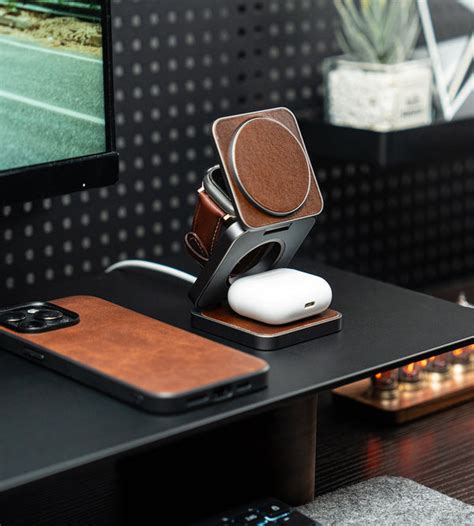 KUXIU X40 Pro 3-in-1 MagSafe Foldable Charging Stand - Leather Edition
