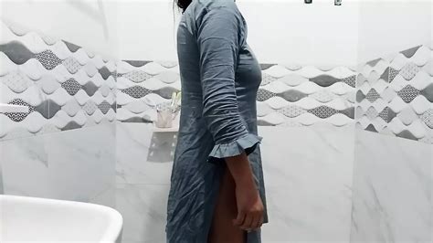 Husband Ne Washroom Me Wife Ko Chod Dia Webcam Porn Feat Palwasha Xhamster