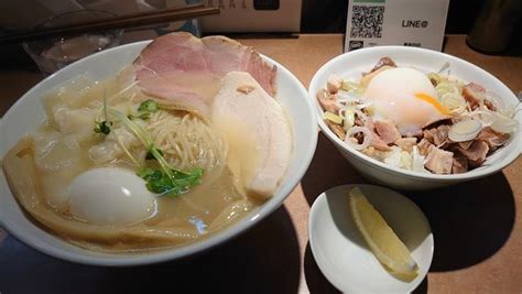 『濃厚鶏白湯そば【塩】味玉・鶏ワンタン チャーシュー丼』麺屋 美浪のレビュー ラーメンデータベース