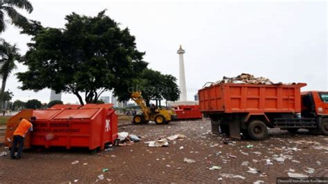 Truk Sampah Dki Dihadang Warga Cileungsi Berjumlah Unit Okezone