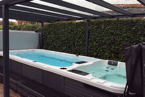 Zwemspa Met Jacuzzi En Onder Op Maat Gemaakte Overkapping Zwembad