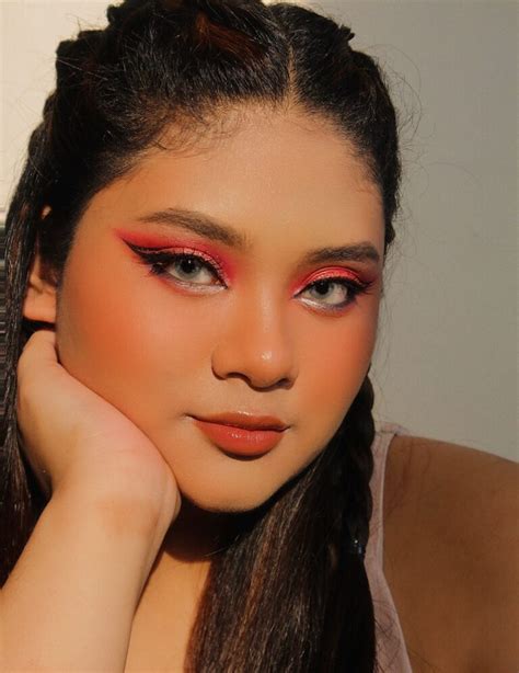 Makeup And Lifestyle Content Creator Sophia Buenaventura Simplysxy