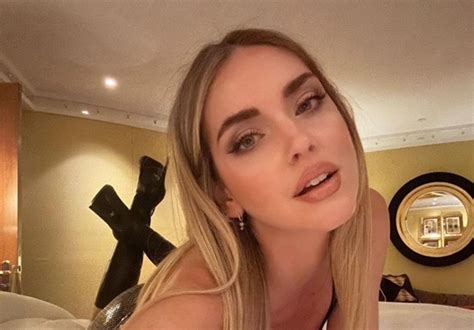 Chiara Ferragni Si Commuove Con Le Canzoni Romantiche Fedez Canta