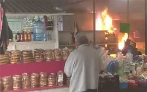 Se incendia local en el mercado Adolfo López Mateo en Atlacomulco A