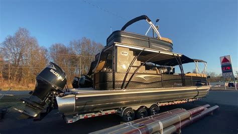 Best Luxury Pontoon Boats With Bathrooms