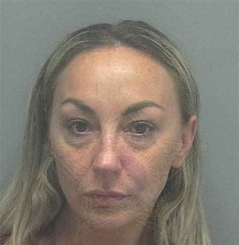 Cape Coral Police Charge Woman With Dui Who Drove Around Crash Barricade