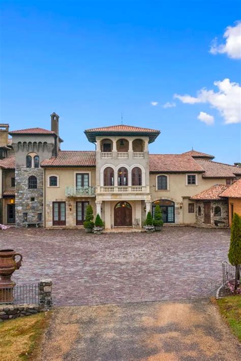 An Impressive Old World Estate in Potomac, Maryland | Luxury real ...