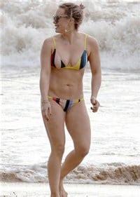 Hilary Duff Shows Off Her Disgusting Mom Bod In A Bikini