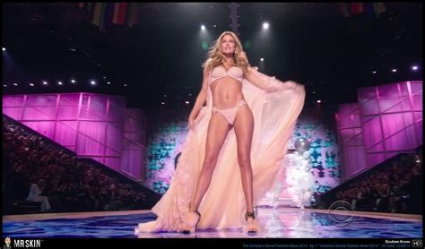 Naked Doutzen Kroes In The Victoria S Secret Fashion Show