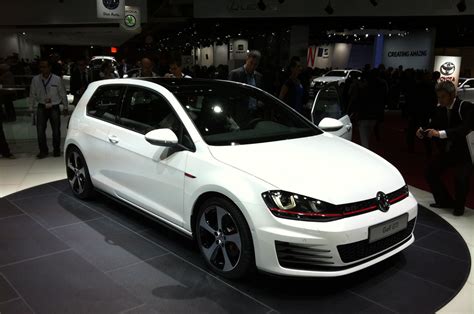 VW shows new Golf GTi - Autocar India