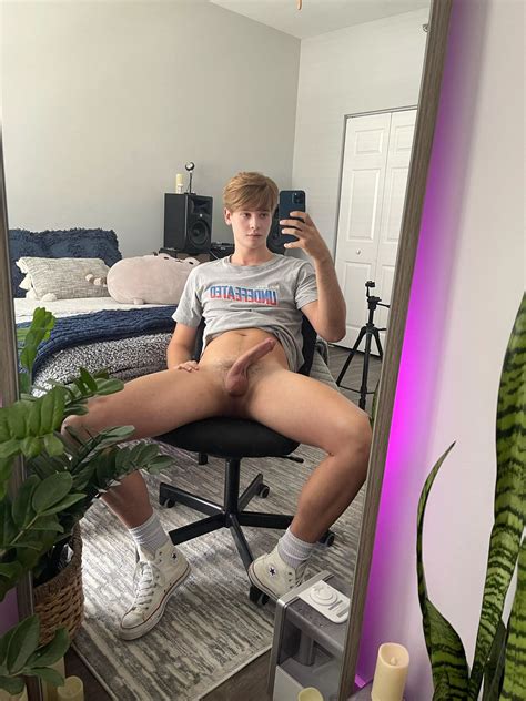 Get on your knees and suck me ðŸˆ nudes NSFW GAY NUDE PICS ORG