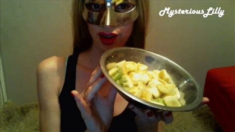 Sexy Blonde Swallows Chunks Od Fruits Swallow Noises Gulp Throat Moving AVI Mysterious