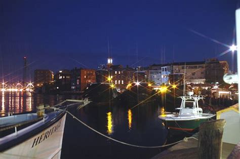 © Photo: Waterfront by Night, Portsmouth | PortsmouthNH.com