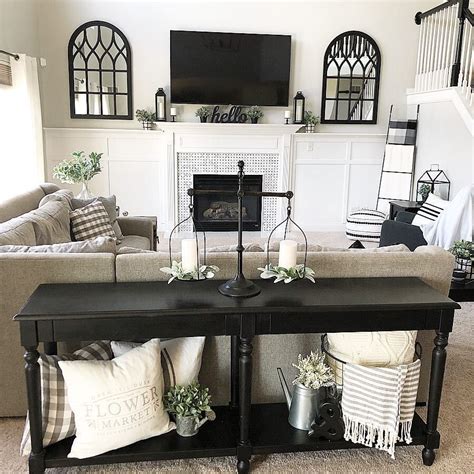 Briemarie Has The Most Gorgeous Black And White Farmhouse Living