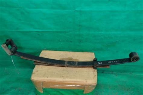 Find DAIHATSU HIJET 1998 Rear Right Leaf Spring Assembly 0551100 In