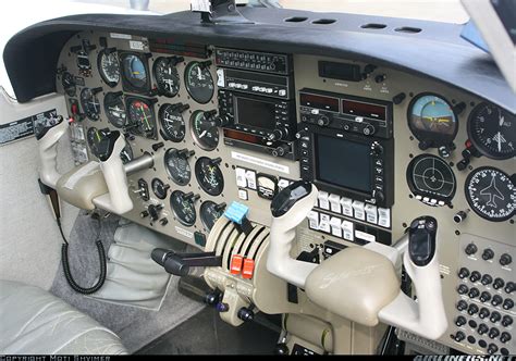 Piper PA 34 Seneca Interior