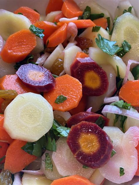 Raw Carrot Salad: Try this Vibrant and Healthy Side Dish