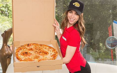 Riley Reid Pizza That Ass SexHDSlut