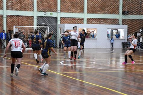 Categorias Veterano E Feminino Estreiam No Campeonato De Futsal De