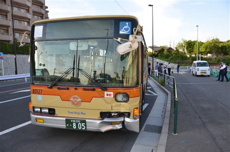 路線バス事故：衝突で乗客16人が軽傷 東京・町田 毎日新聞