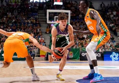 Mario Saint Sup Ry Ficha Por El Agente De Mirotic Y Abrines Diario Sur