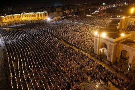 Laylat al Qadr le roi Mohammed VI a effectué les prières de Tarawih à