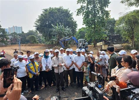 Pj Gubernur Lanjutkan Proyek Pelebaran Sungai Ciliwung