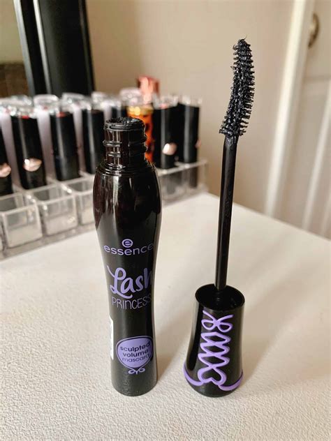 Wondering Which Mascara Is The Best Essence Mascara Check Out The