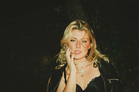 RISING SENSATION DASHA SIGNS TO WARNER RECORDS - Music Connection Magazine