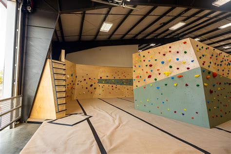 Bend — The Circuit Bouldering Gym