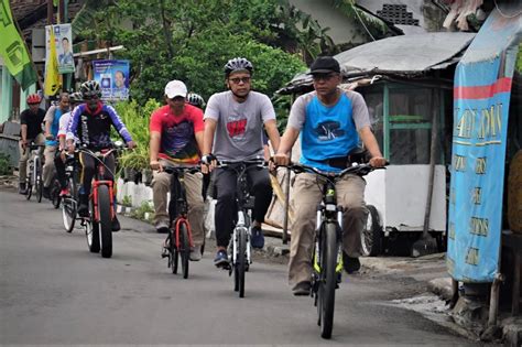 Gowes Sambang Kampung Purbayan Kotagede Yogyakarta Warga Guyub Rukun