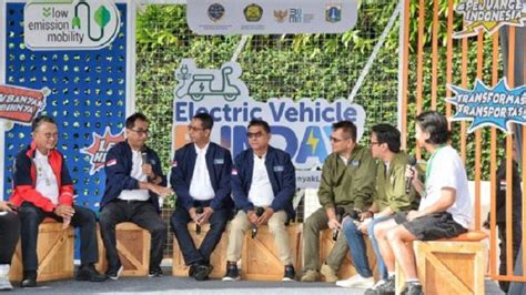 Sosialisasikan Kendaraan Listrik Kemenhub Gelar Electric Vehicle