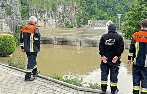 Hochwasserlage Kelheim Und Regensburg Zittern Es Bleibt Angespannt