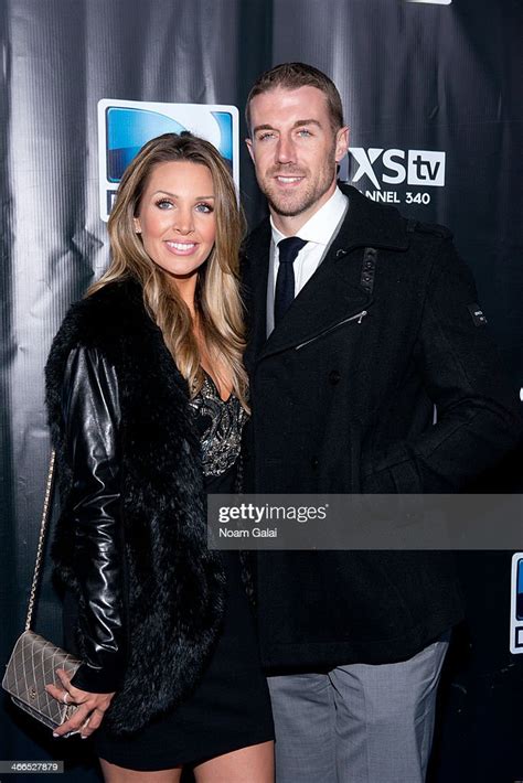 NFL quaterback Alex Smith and his wife Elizabeth Barry attend the ...