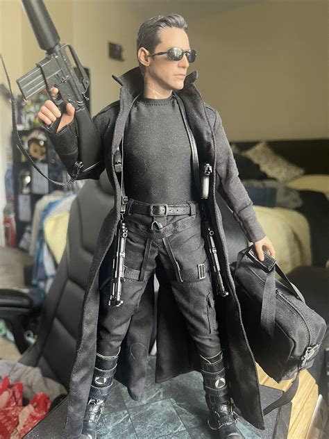 The Matrix Neo Figure By Hot Toys Sideshow Collectibles Lupon Gov Ph