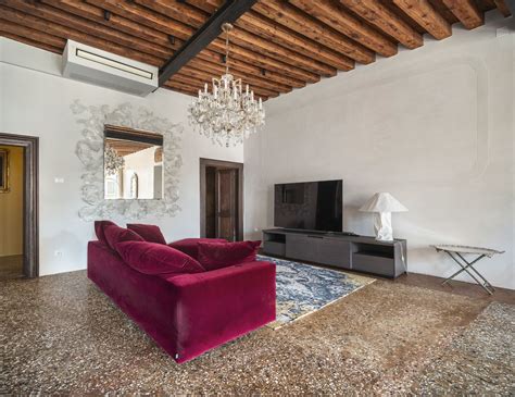 3 Bedroom Piano Nobile Apartment For Sale In Venice Venice Sotheby S